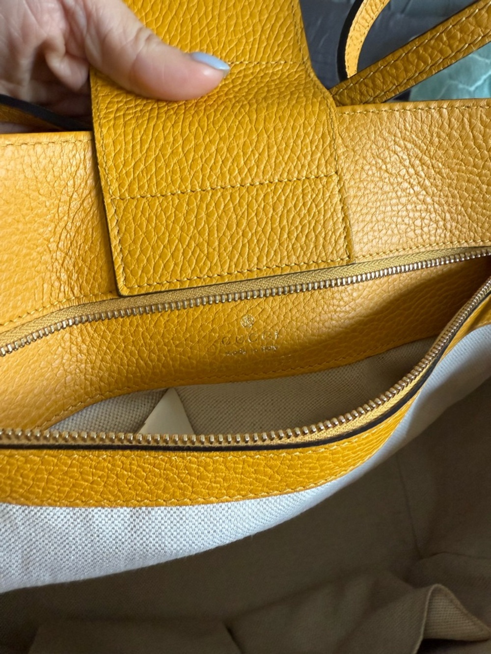 Gucci Yellow Pebbled Calfskin Leather Small Swing Tote Bag - Picture 4 of 7